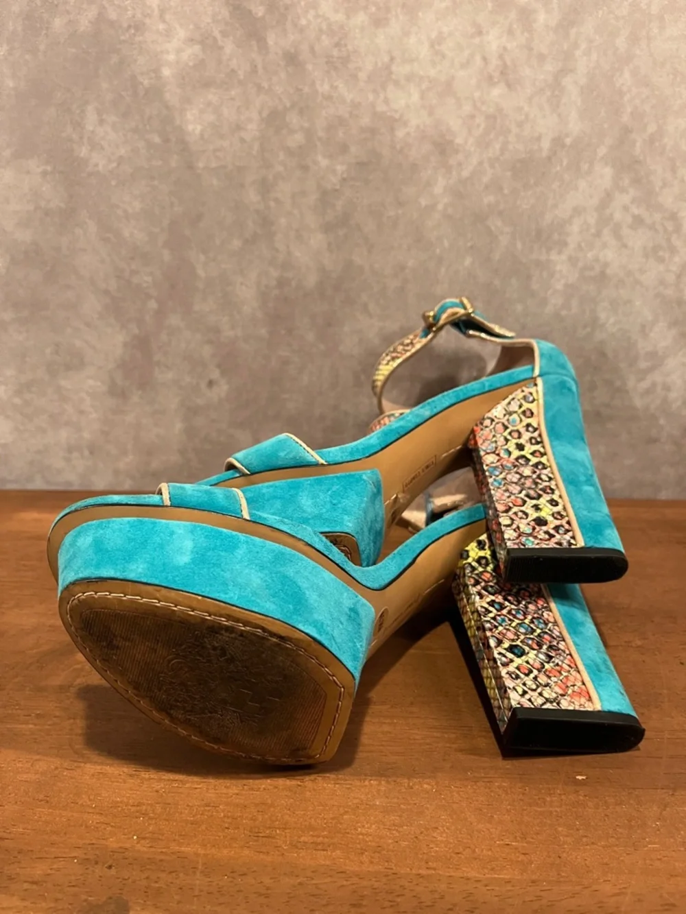 Vince Camuto Turquoise Suede Platform Ankle-Strap Platform Heels size 9